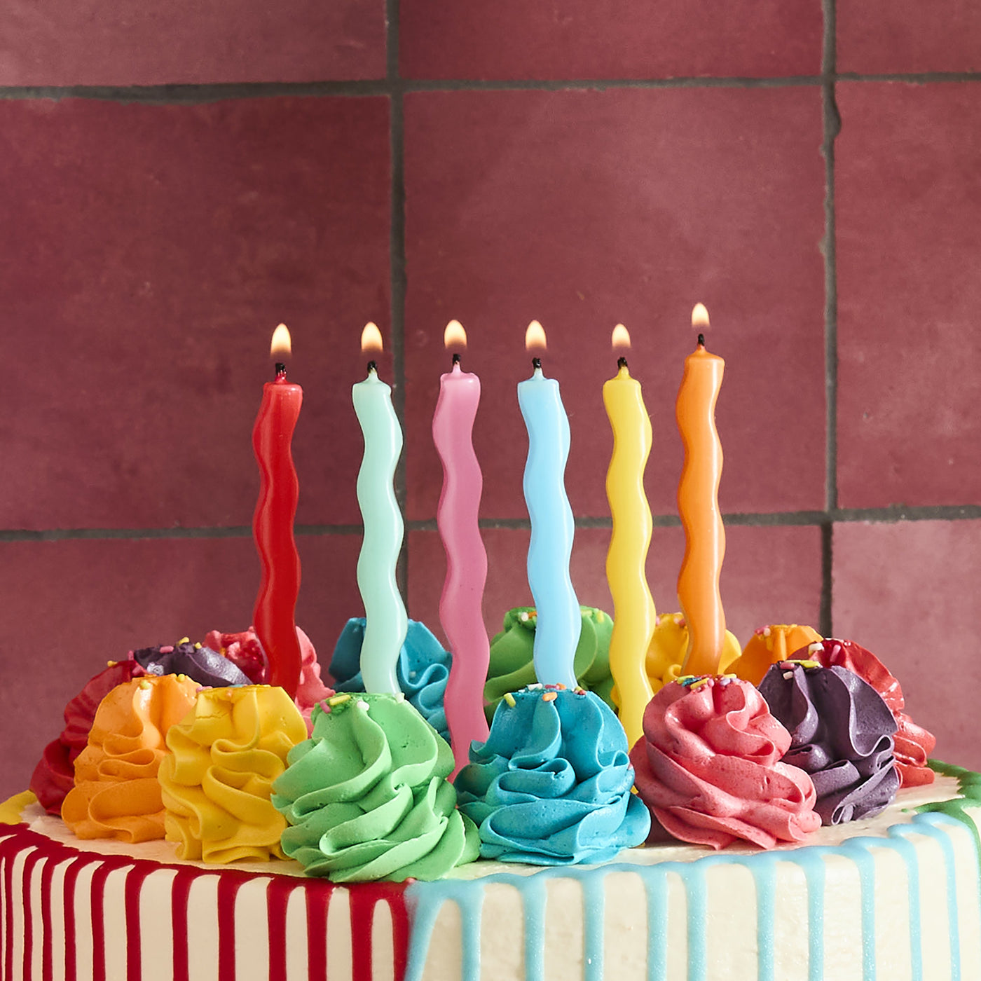 Wavy multicolor candles / 12 pcs.