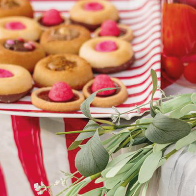 Red striped tray