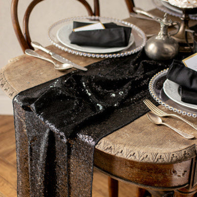 Caminho de mesa em tule preto com aranhas de Halloween