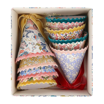 Hat with pompom English Garden ECO / 8 pcs.