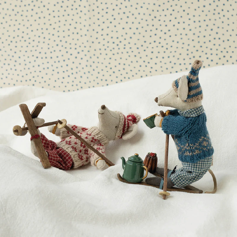 Winter Mom Mouse with Maileg Red Sweater and Skis