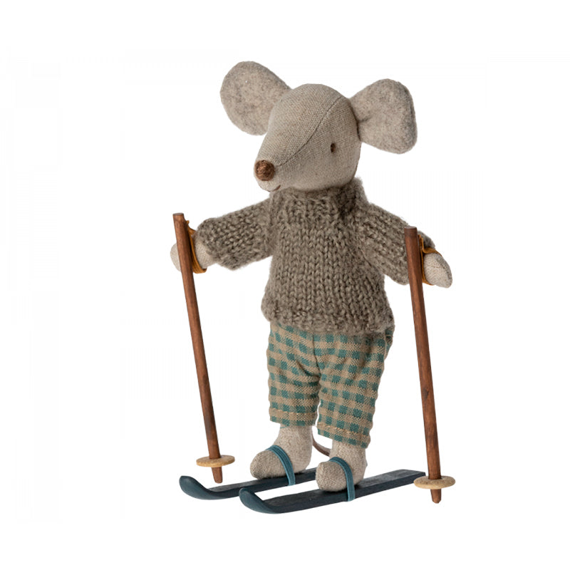 Winter mouse with sweater and skis
