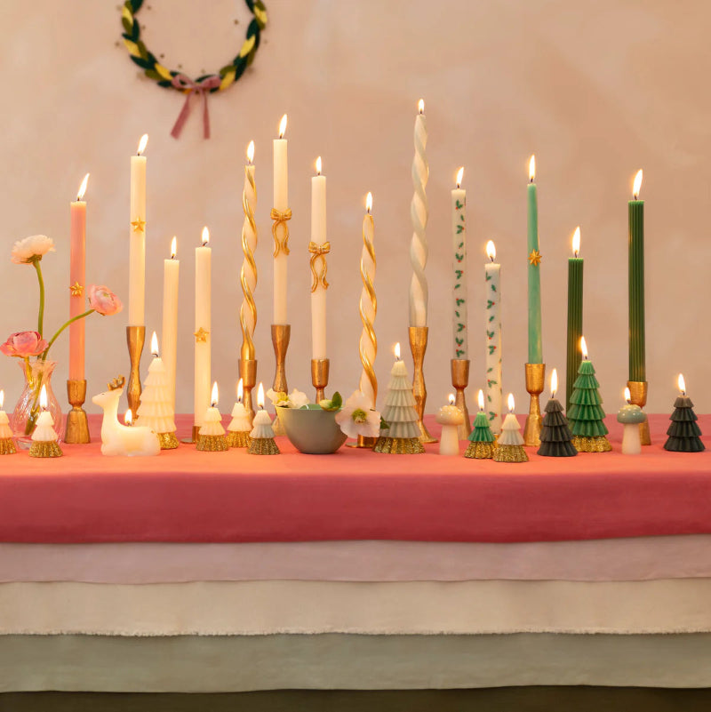 Conjunto de velas compridas com laço dourado 3D