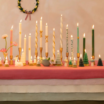 Conjunto de velas compridas com laço dourado 3D