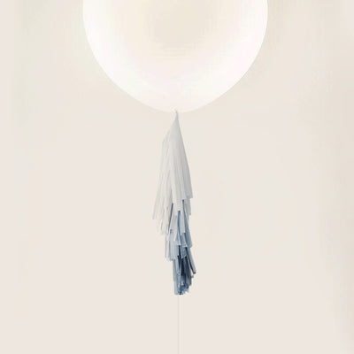 Balloon L decorated with blue paper garland
