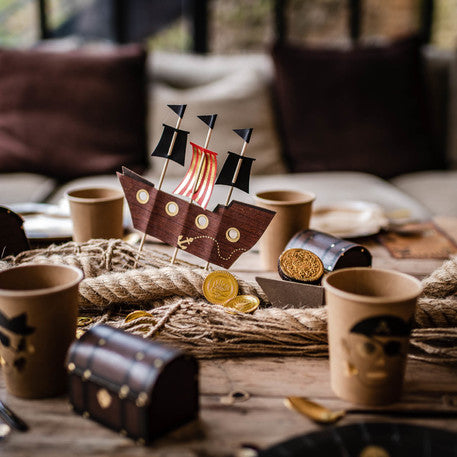 Pirate Ship topper golden details
